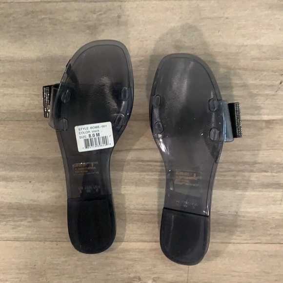 Clear black sandals sz 8 never worn with silver bow - Picture 3 of 3